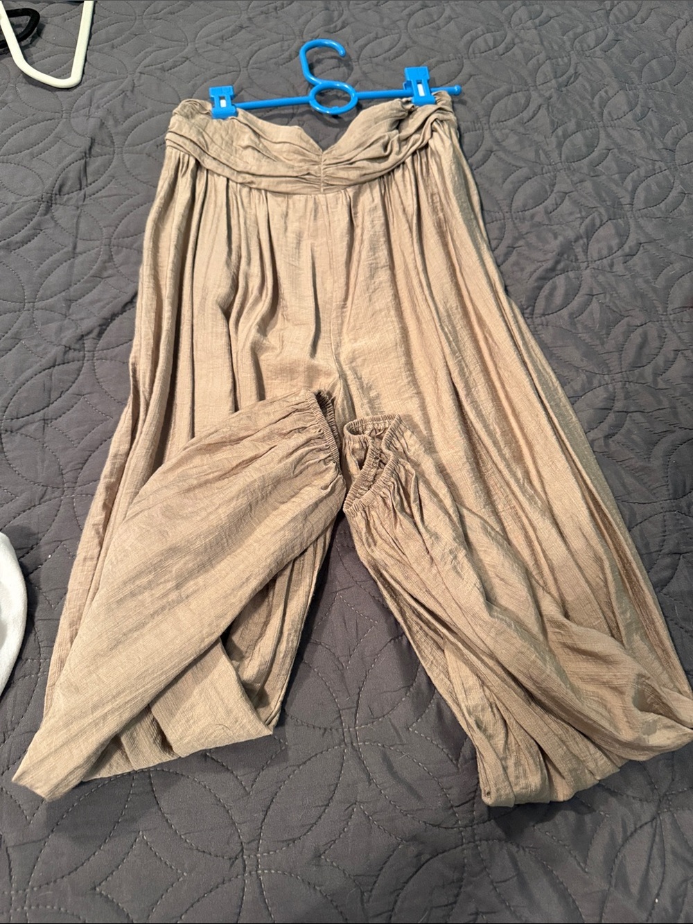 Women’s Elastic Waist Harem Pants - Taupe